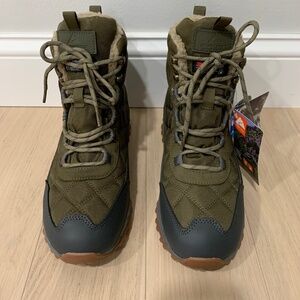 Ozark Trail Women’s snow boots size 9